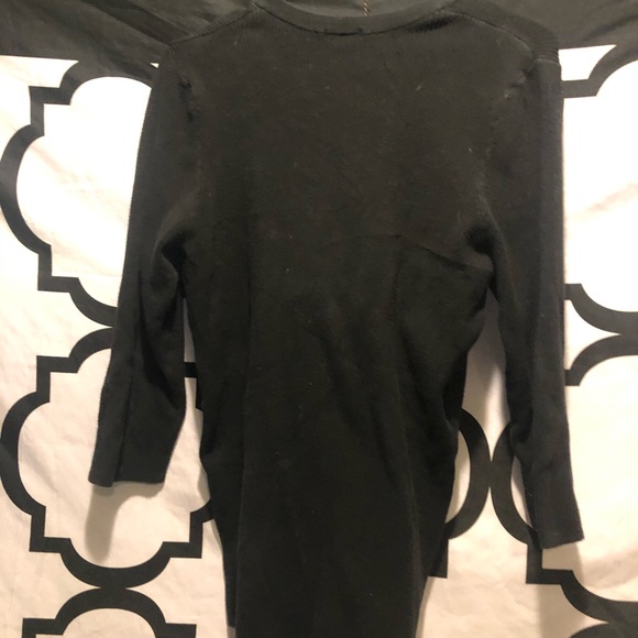 Women’s Perfect Fit VNeck sweater - Picture 4 of 4